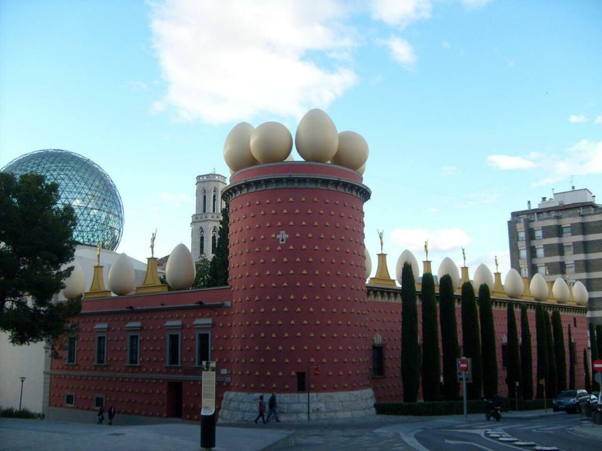 Apartamento Vilallonga Figueres  Kültér fotó